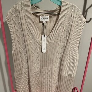 Olive & Oak Women's V-Neck Sweater Vest - Cream